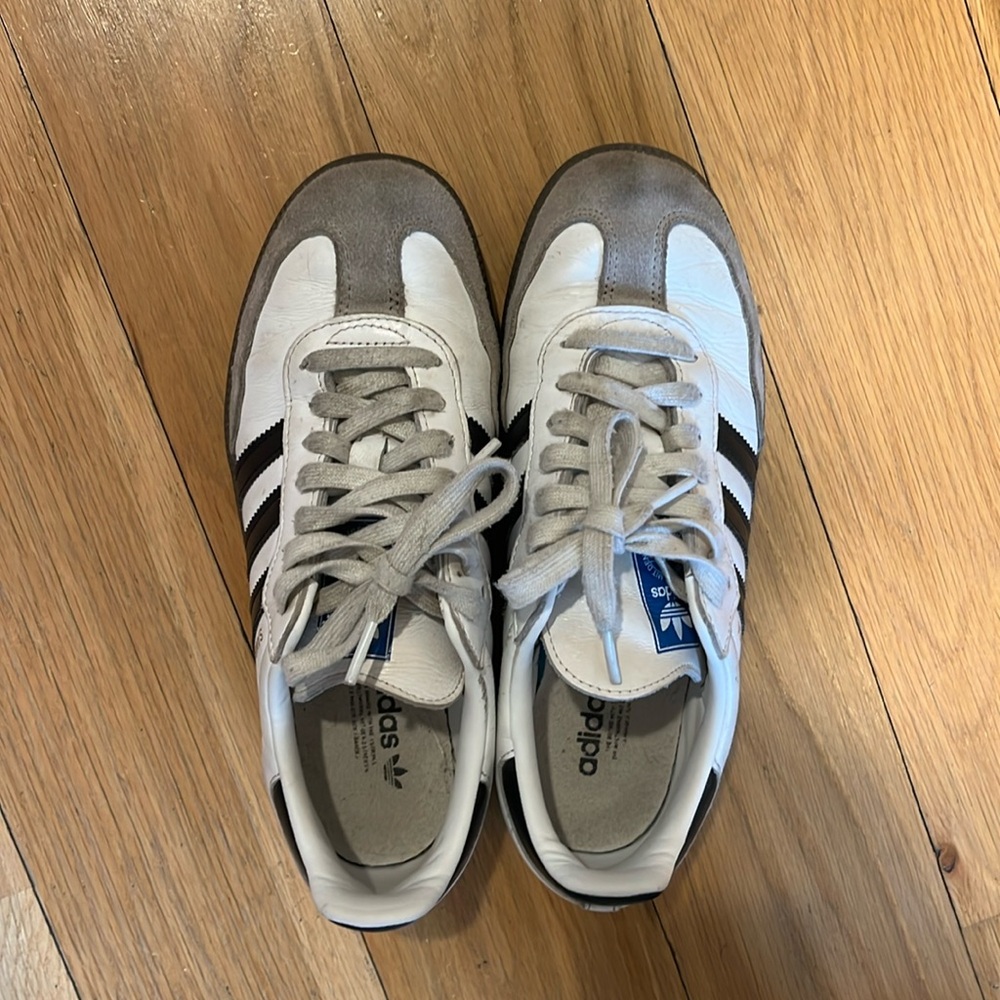 Adidas Samba men's size 6 fits women 7.5